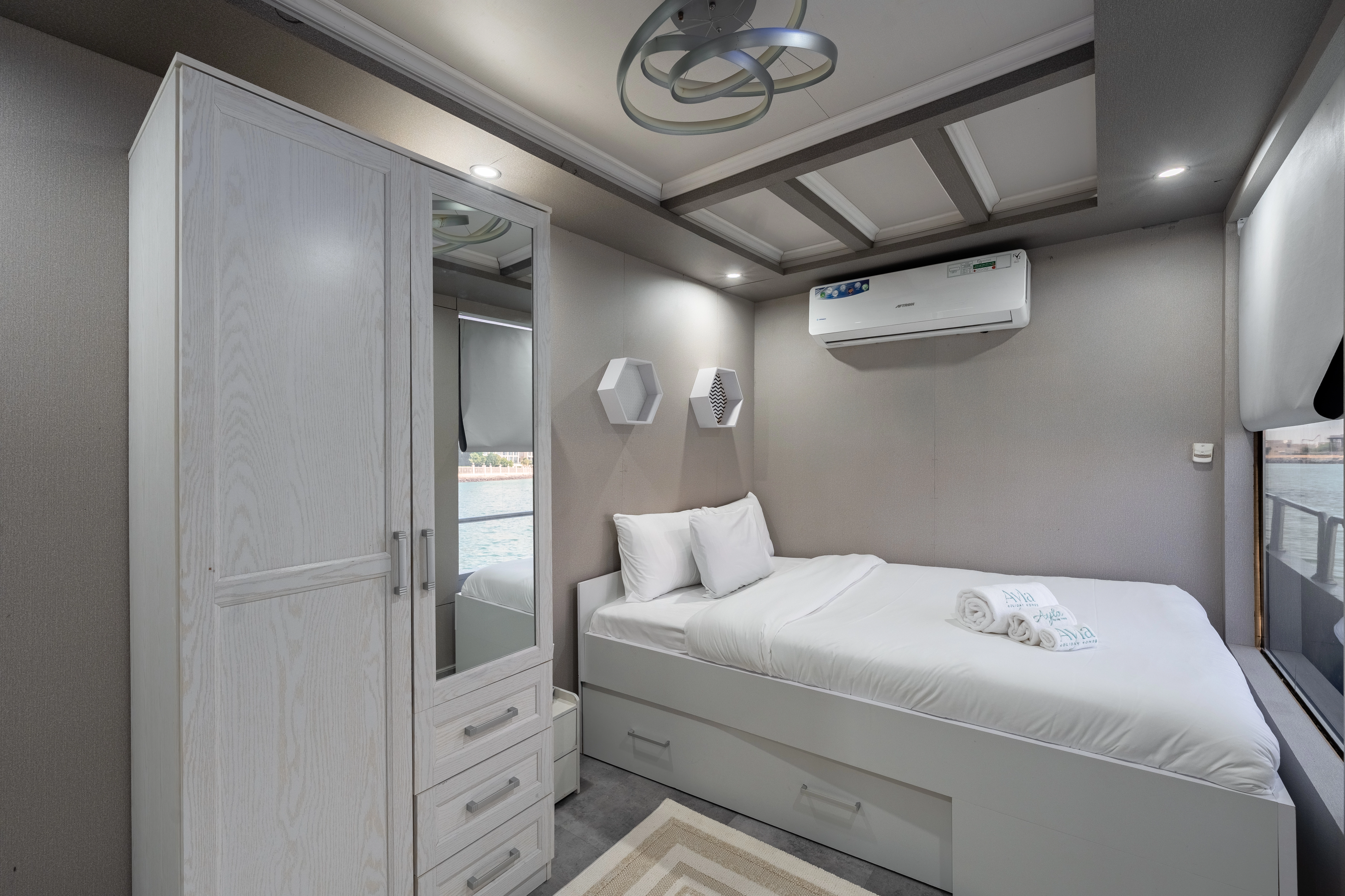 Luxury Yacht Experience in Al Bateen