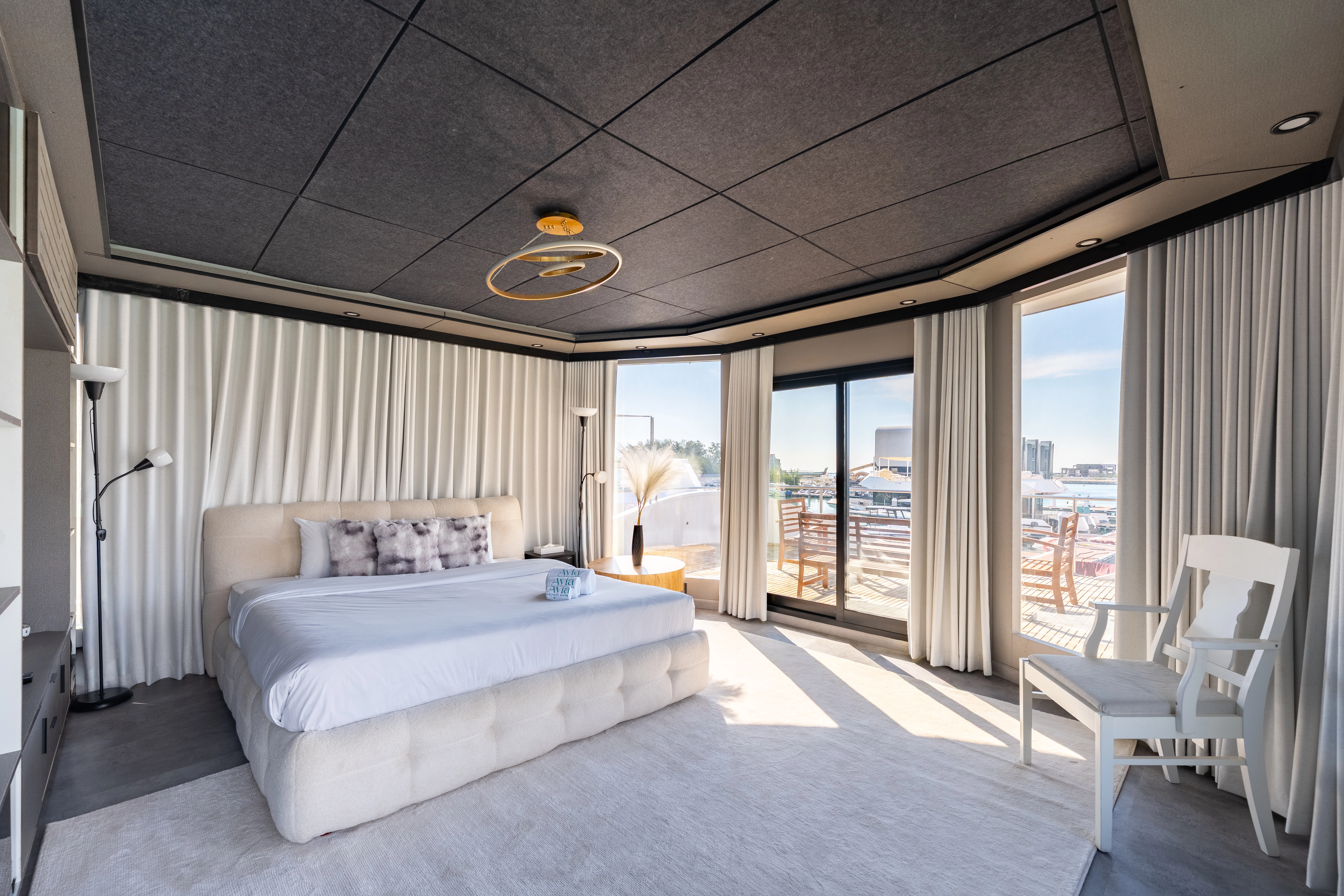 Luxury Yacht Experience in Al Bateen