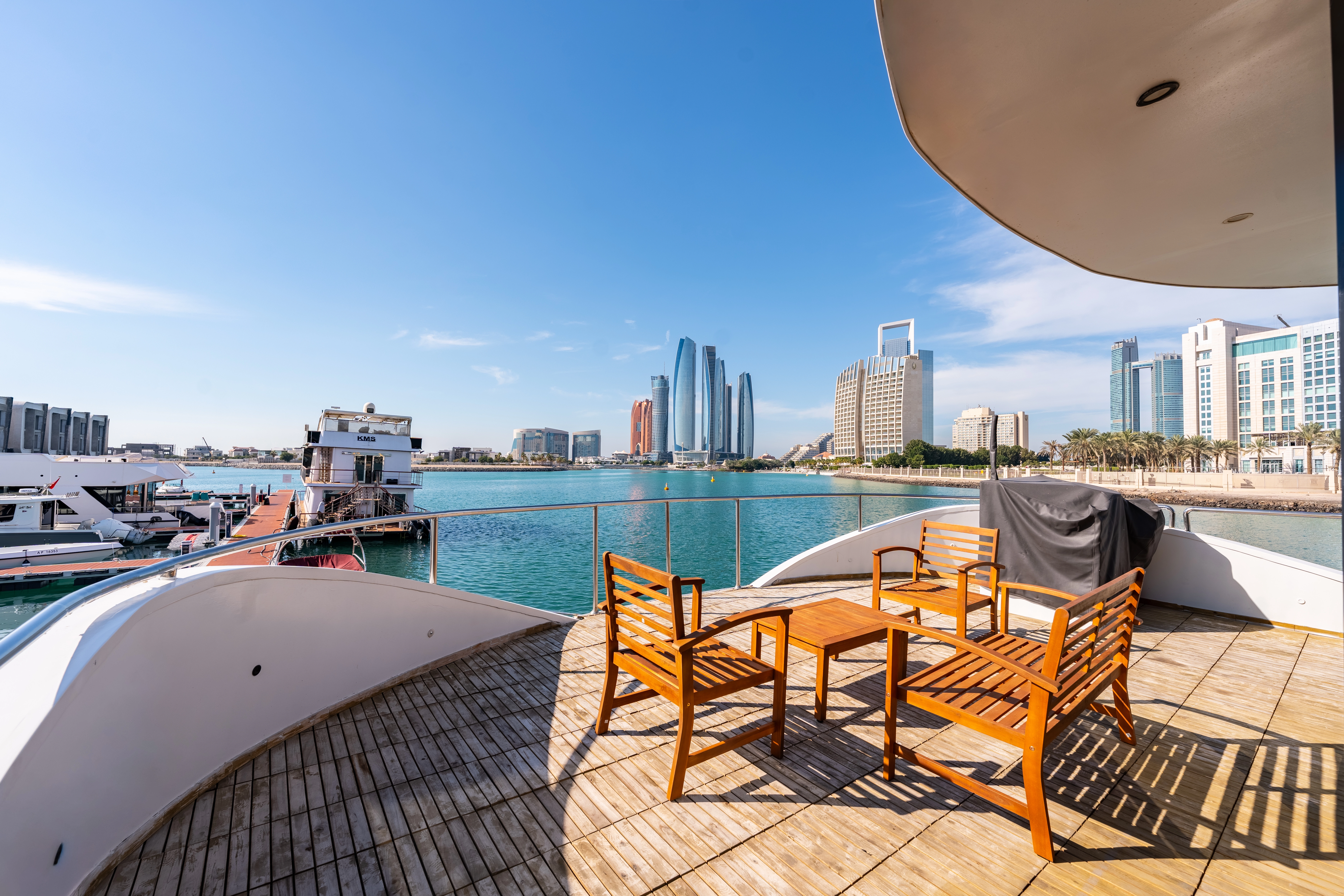 Luxury Yacht Experience in Al Bateen