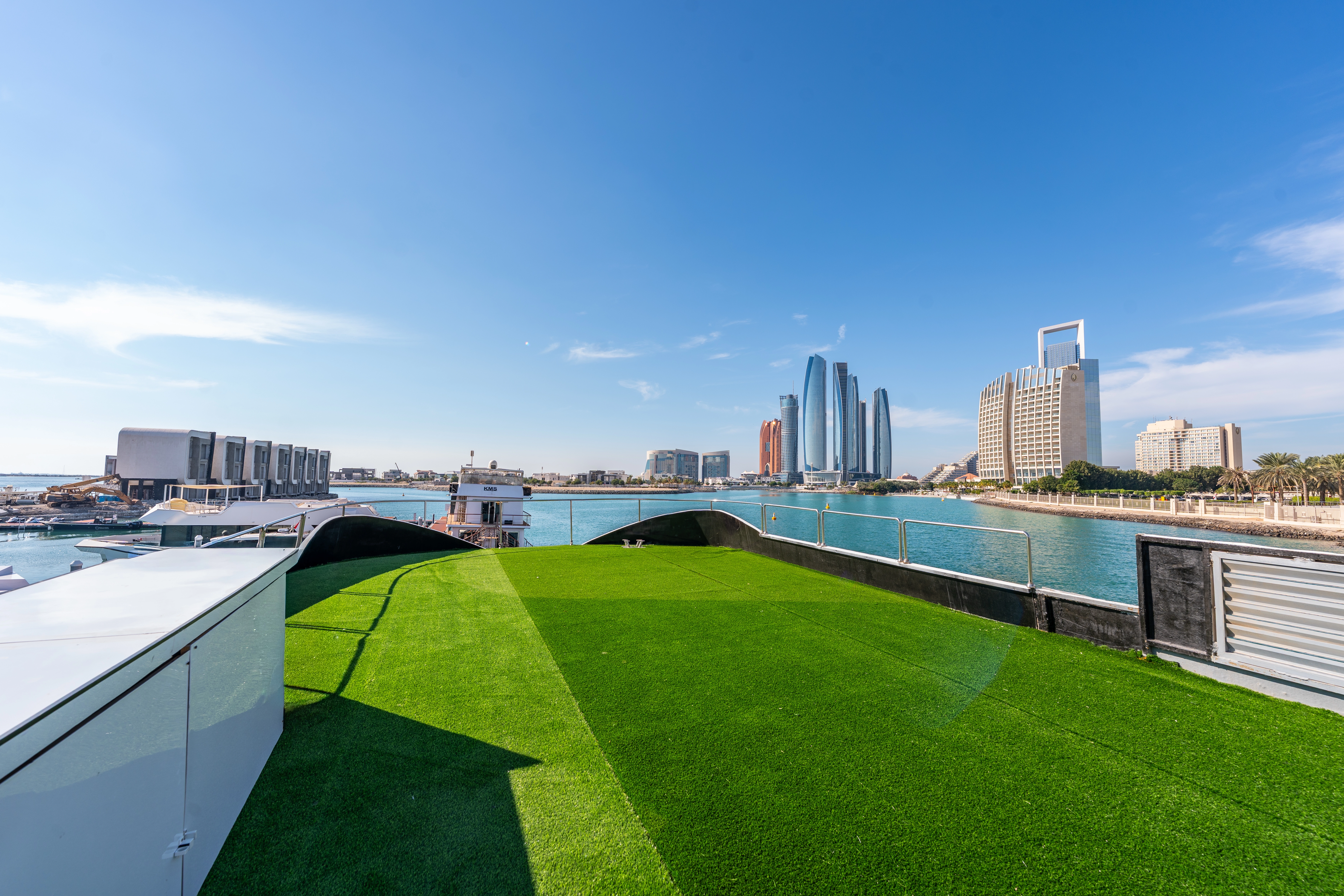 Luxury Yacht Experience in Al Bateen