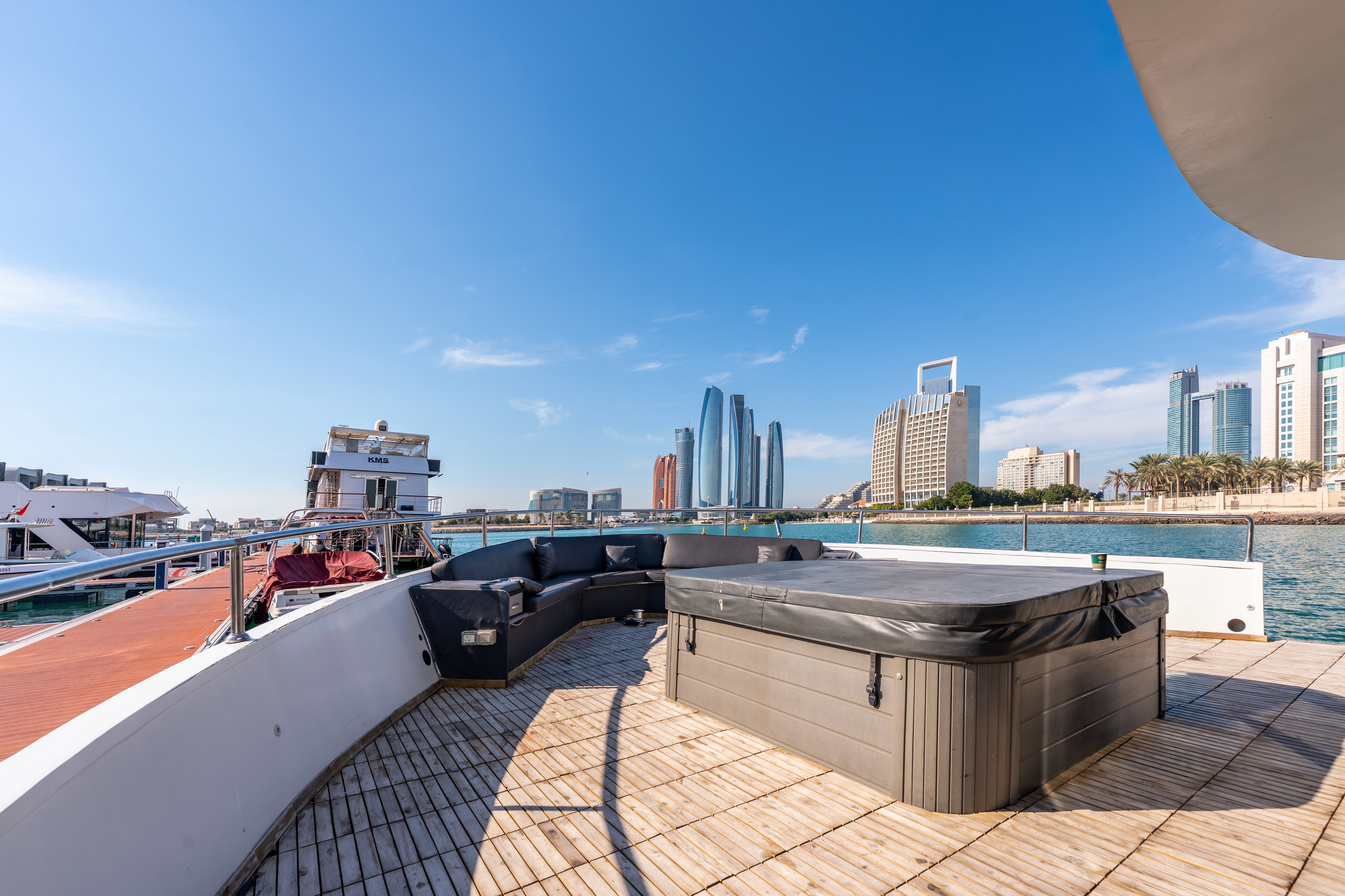 Luxury Yacht Experience in Al Bateen